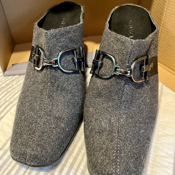 Gray Mules - Picture 2 of 7